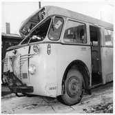 Krockskadad Scania Vabis. Statens Järnvägar, SJ buss 1650.