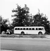 Statens Järnvägar, SJ buss 2044 Scania-vabis B63 med gengas.