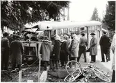 Statens Järnvägar, SJ buss 2496 efter trafikolycka i Solna 1957.
