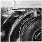 Detaljbild på kollisionskadad buss, Statens Järnvägars, SJ buss 2128.