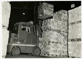 Lastning av tegel med truck vid Domnarvet.