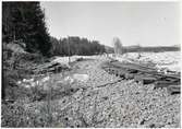 Uppröjningsarbete efter översvämning i Dalälven vid Oxberg 1942.