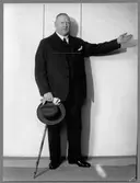 Generaldirektör Axel Granholm presenterar Statens Järnvägar, SJ.