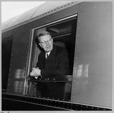 Gustaf VI Adolf på tåget.