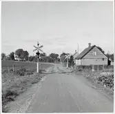 Järnvägsövergång i södra Alstad.