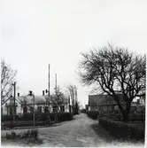 Järnvägsövergång väster om Löderup station, på sträckan mellan Borrby och Hedvigsdal.