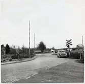 Järnvägsövergång vid Gärsnäs station, på sträckan mellan Smedstorp och Östra Tommarp.