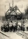 Sammanspikningen av sista  rälsskarven på BAJ mellan Hestra och Nissafors 26/7 1902. fr.v. Baningenjör vid BAJ H.C.Schultz, VD Kapten Carl Sprinchorn, Rådman Erik Trana, grosshandlare Christian Carlander, Landssekreterare Mats Zachrison (revisor i BAJ), Landshövding L.W.Lothigius, Landssekreterare Fritiof Ohlsson, Professor Aug. Wijkander, Grosshandlare Ivar Waern, Fabrikör Alfred Sandwall, Byggnadschef F.Blidberg, Bandirektören BJ Major D.Insulander