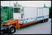 Statens Järnvägar, SJ Jumbo-Container lastad på trailer.