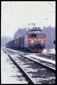 Statens Järnvägar, SJ Rc2 1083 med godståg.