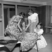 Humlans utställning.
12 juni 1958.