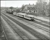 Rälsbuss inne på Oxelösund station.