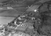 Flygfoto över Säby kyrka i Tranås kommun. Nr L 849.