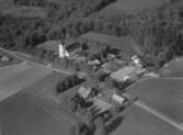 Flygfoto över Bankeryds kyrka i Jönköpings kommun.  Nr O 982.