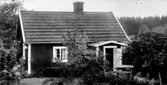 EXTERIÖR AV HUS MED TILLBYGD FARSTU


Tillv.tid: 1942
Övriga nr: 25
Repro nr: 
Registrator: HABDATA

RealNr: 355     Motiv_spec: FARSTU
RealNr: 342     Motiv_spec: BOSTADSHUS

Proviens
Kod: 10
Yrke: FOTOGRAFNamn: KARLSSON ANDERS
Land: 
Län: 16
Kommun: 
Stad: GÖTLUNDA
By: 
Gård: 
Fastighet: HAGEN
Adress: 


Proviens
Kod: 81
Yrke: Namn: SKÖVDE MUSEUM
Land: 
Län: 16
Kommun: 
Stad: SKÖVDE
By: 
Gård: 
Fastighet: 
Adress: