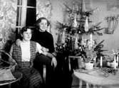 Berit och Inga Svensson, Odenslunda 1951.