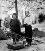 TVÅ KVINNOR SOM STÅR VID EN BRUNN


Tillv.tid: 1941
Övriga nr: 56
Repro nr: 
Registrator: TR

RealNr: 312     Motiv_spec: KÄLLEKROK
RealNr: 312     Motiv_spec: BRUNN
RealNr: 885     Motiv_spec: KVINNA

Proviens
Kod: 10
Yrke: FOTOGRAFNamn: KARLSSON ANDERS
Land: 
Län: 16
Kommun: 
Stad: GÖTLUNDA
By: 
Gård: 
Fastighet: HAGEN
Adress: 


Proviens
Kod: 81
Yrke: Namn: SKÖVDE MUSEUM
Land: 
Län: 16
Kommun: 
Stad: SKÖVDE
By: 
Gård: 
Fastighet: 
Adress: