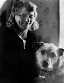 EN KVINNA MED SIN HUND


Tillv.tid: 1938
Övriga nr: