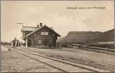 Gåsvarv station med Väsberg i bakgrunden.