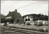 Vagnhärad station och busshållplats.