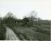 Himmeta sn, Tveta.
Johan Tvetströms stuga 1929.