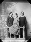 Tre kvinnor, Östhammar, Uppland