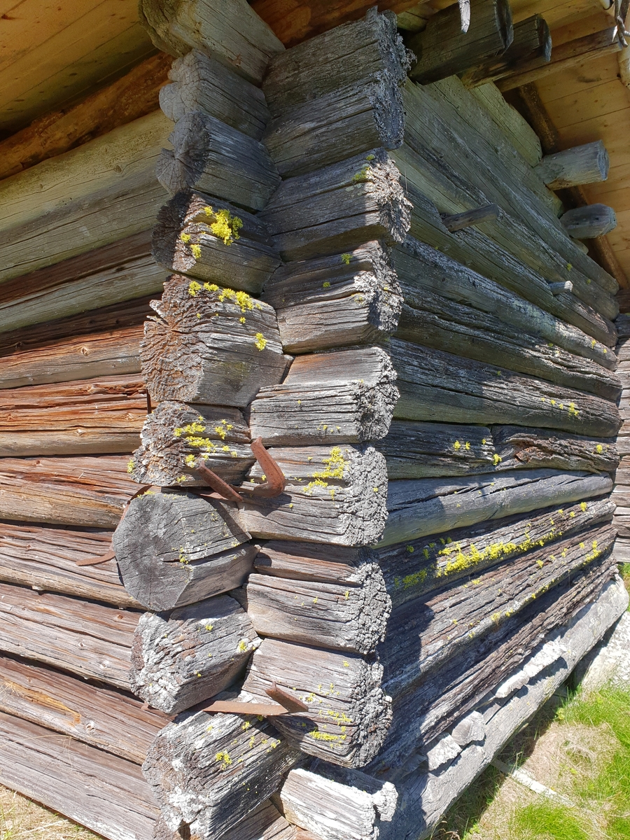 Jennie Tiderman-Österberg, Hourly Wall, Peasant Cross, Ore, 2018.