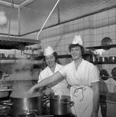 Restaurangskolan terminslutar.
18 december 1958.