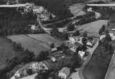 Flygfoto över Broaryd i Gislaveds kommun, Jönköpings län. Nr 199/1956