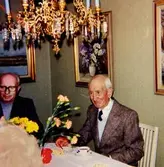 Till vänster Elon Mattson, Apelgården 