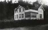Villa Fridhem på Labackavägen 25 (nu: Heljeredsvägen 2), cirka 1915-20. Byggdes 1908-10 och är samma hus som idag (2011) men ombyggt på 1950-talet. Tillhör Kållereds missionsförsamling,