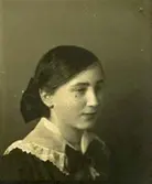 Tollered 1:3. 
Rut Karlsson f. 1902 d. 1968. Skötte hushållet åt sina bröder Axel och Verner i föräldrahemmet i Tollered. Aktiv kommunalpolitiker.