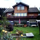 Gustavsberg G:a Riksvägen 36 1970-tal.
Rivet 2010.
Fasaden mot järnvägen.