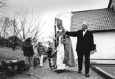 Återinvigning av Kållereds kyrka 2/5 1976. Bertil Gärtner, biskop och Karl Olofsson, kyrkvaktmästare.