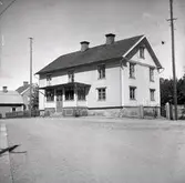 Figeholm, bostadshus med glasveranda.