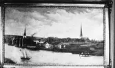 Gammal oljemålning över färjeläget.
På bryggan står människor i väntan på båten som ska ro dem över till Arbogaåns södra strand.
Arbogas båda kyrktorn; Heliga Trefaldighetskyrkan till vänster och Sankt Nikolai kyrka till höger. Det höga tornet, på Sankt Nikolai kyrka, blåste ner 25 januari 1889.
Avfotograferad tavla.