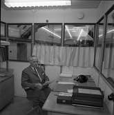 Alf Hedlund, maskinmästare, på kontoret på CVA