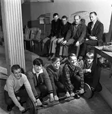 Brottarkillar i träningslokalen.
Grabbarna är, från vänster: Jan 