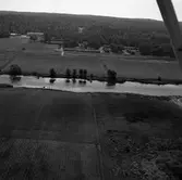 Flygfoto över Ekbacken. Elevhem och bostäder vid Ekvägen.
Kungsörsvägen. Arbogaån. Vägen mot Säterbo ses i bildens övre del, i mitten.

Elevhemmet drevs av KFUM på uppdrag av CVA. Startade 1948 och lades ner 1969.
Flygbild