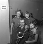 Nyårsreportage. 
2 januari 1959.