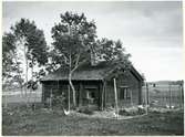 Munktorp sn, Köping kn, Gränby.
Gränby nr 1. F.d. majorsboställe vid Västmanlands regemente. Hönshus. 1949.