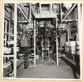 Torpedrum. Manskapsinredning sedd akterifrån.