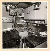 Köket. BB sida och skott 28 sett akterifrån CL.