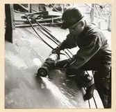 Tryckskrov: Slipning och igensvetsning av frätor. 