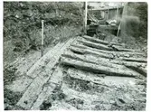 Arbetsbild från utgrävningen av båtfyndet i Gamla hamnen i Västerås, 1935.