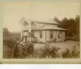 Västerås, Gideonsberg, Lejondal.
Det s.k. Gröna huset. Före detta utställningsställe på lantbruksmötet.