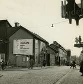 Västerås. Vasagatan mot söder från korsningen Hantverkargatan. C:a 1960.