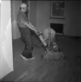 REPOTAGE PÅ GOLVSLIPNING OCH SYNTEKOBEHANDLING (SYNTEKO HÄRDLACK)