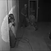 REPOTAGE PÅ GOLVSLIPNING OCH SYNTEKOBEHANDLING (SYNTEKO HÄRDLACK)