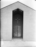 SÖRSJÖNS KAPELL
EXT. INT.